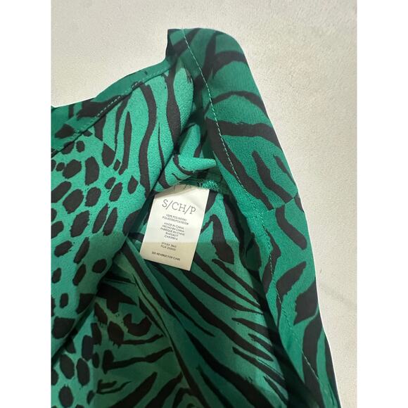 Cabi Green Animal Print Flutter Sleeve Blouse Women’s Size S (SKU 0256) - Picture 9 of 11